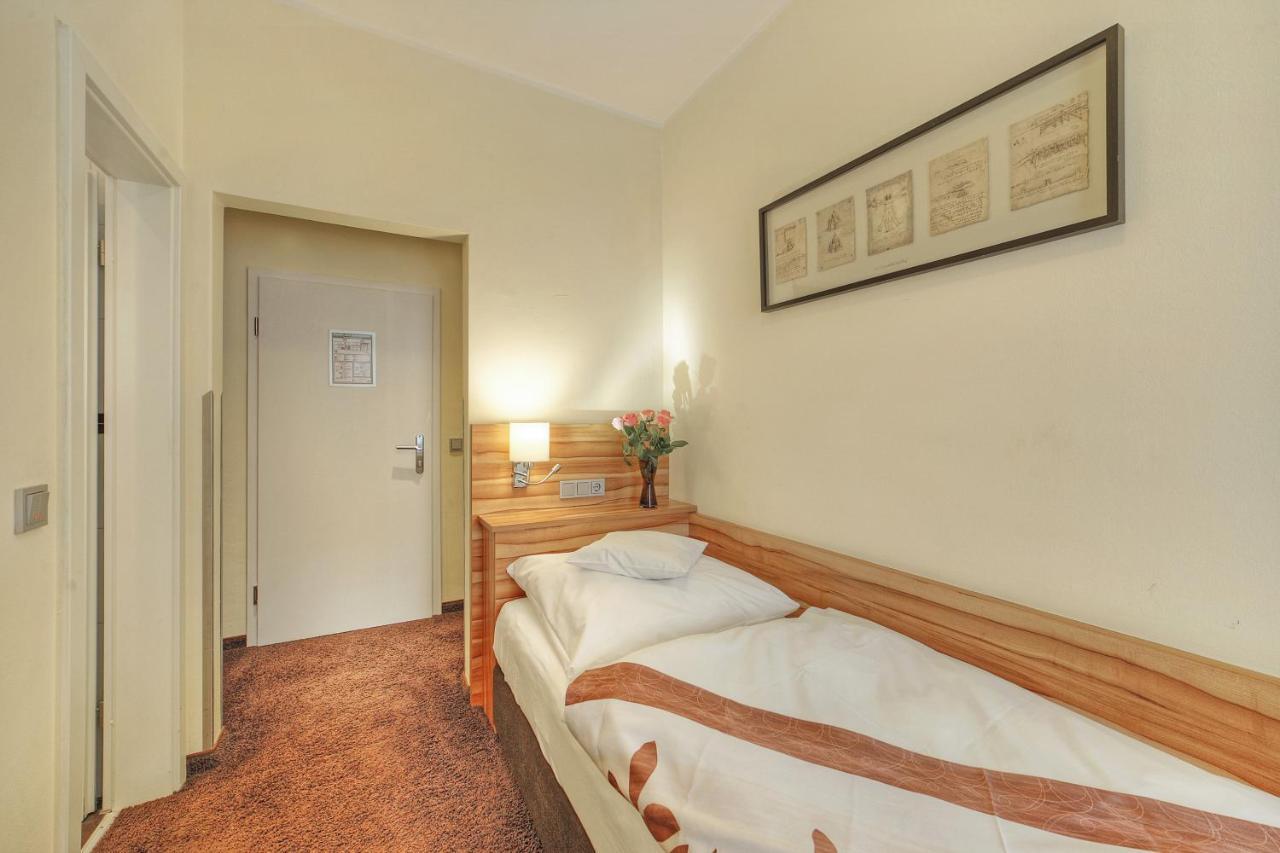 Hotel Da Vinci Gröbenzell Buitenkant foto