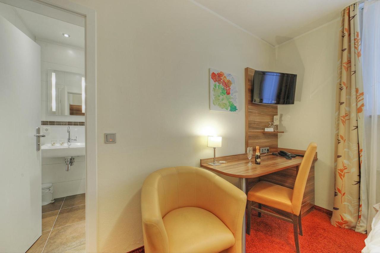 Hotel Da Vinci Gröbenzell Buitenkant foto