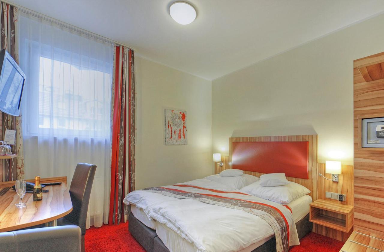 Hotel Da Vinci Gröbenzell Buitenkant foto